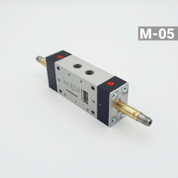 5/3-way solenoid valve G 1/8" M.E. / 650 NL
